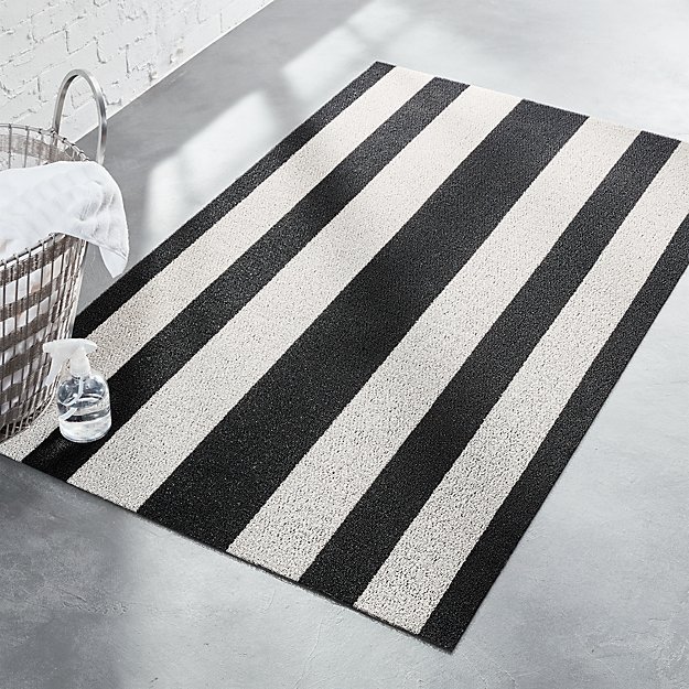 BLACK AND WHITE MAT